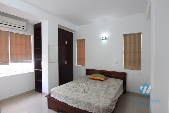 Cheap price 02 bedrooms apartment for rent in Tay Ho,Hanoi.